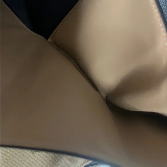 Burberry Blush Pink Leather Wallet with Gold Accents - Picture 6 of 6